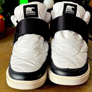 Sorel Women's Joan of Arctic Next Lite Strap Puffy Boots